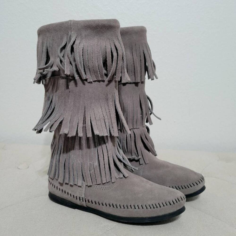 NEW MINNETONKA women's 3 layer fringe boots in grey